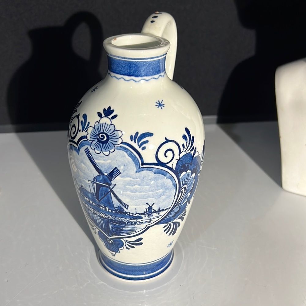 Delft Blue Handpainted Ceramic Pitcher No Cork Made In Holland 6807 G BOLS